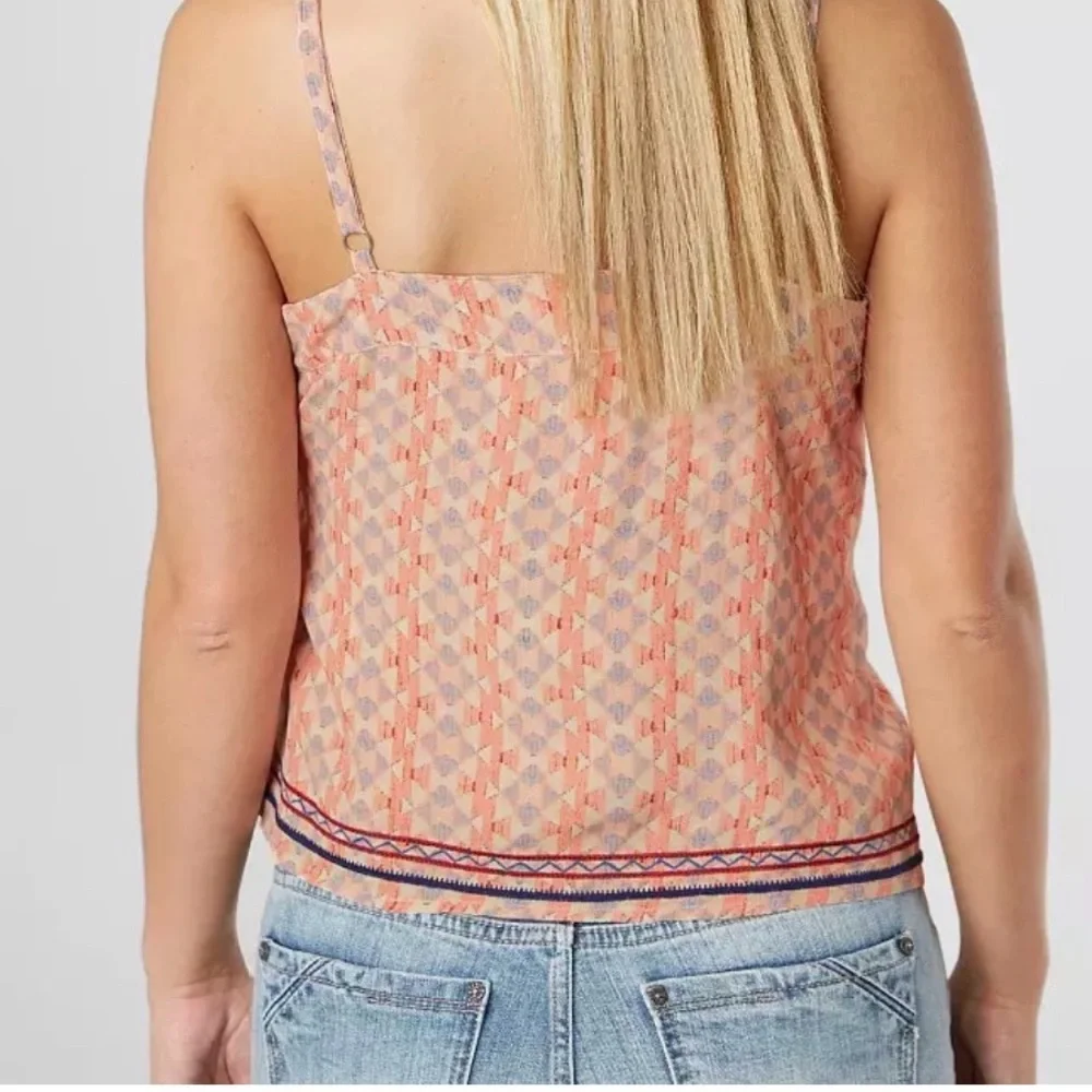 Buckle Miss Me Geo Surplice embroidered wrap  peach & navy tank top - Picture 2 of 15